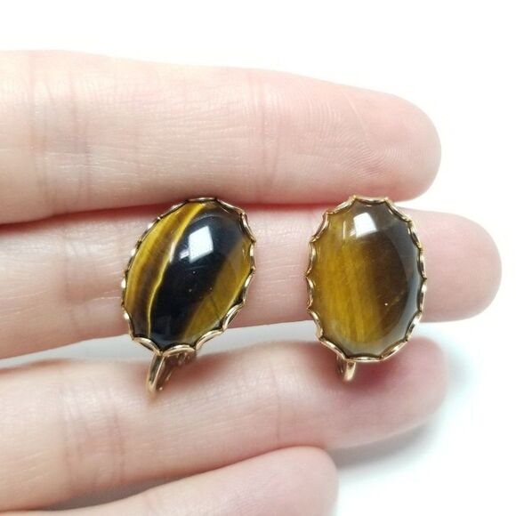 Vintage Cats Eye style Oval Cabochon Clip On Earrings, Brown Stone, Retro Estate - Picture 1 of 6